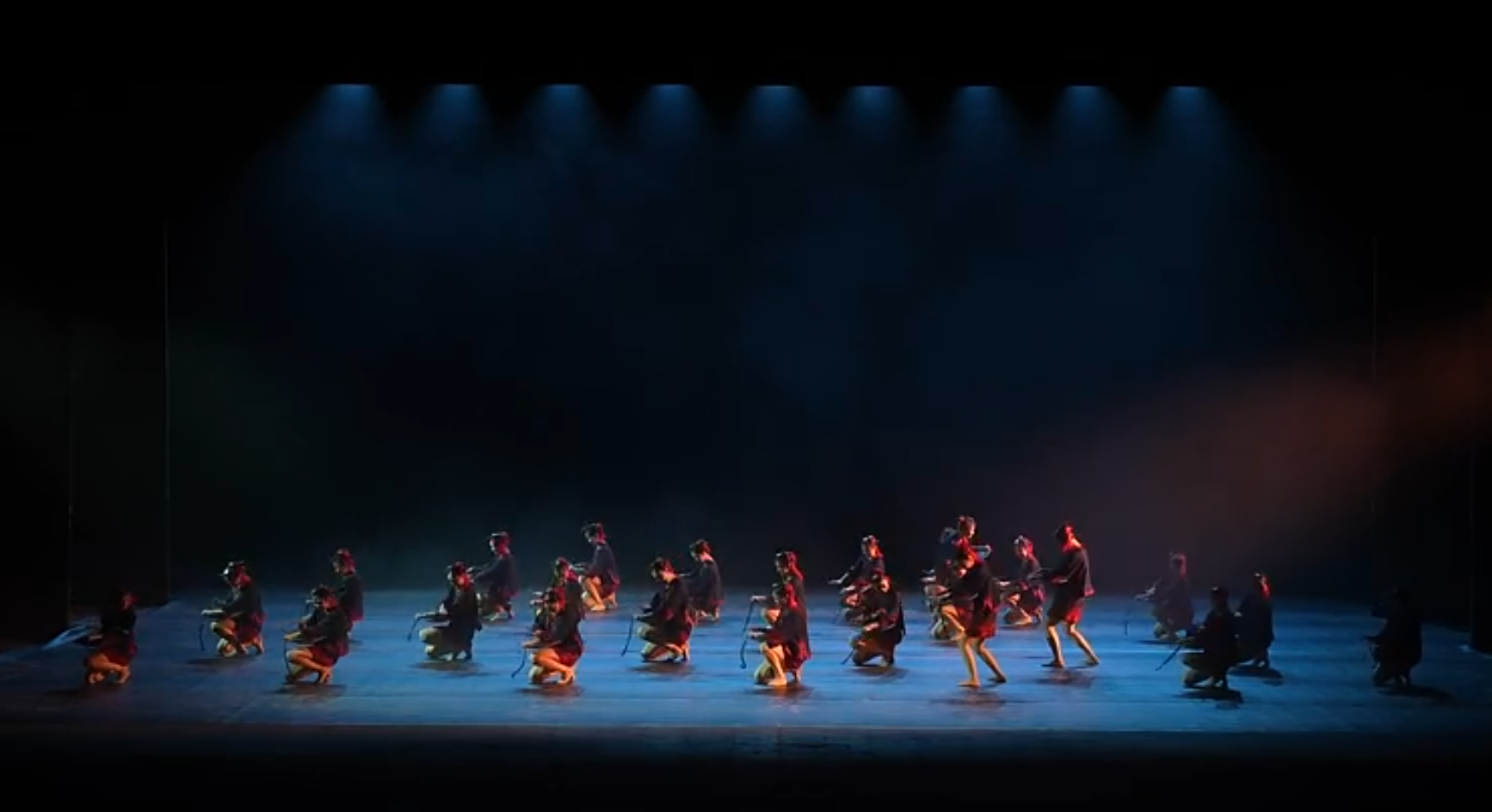 海南本土舞蹈《日出日落》亮相2026中国舞蹈荷花奖精品巡演（三亚站）