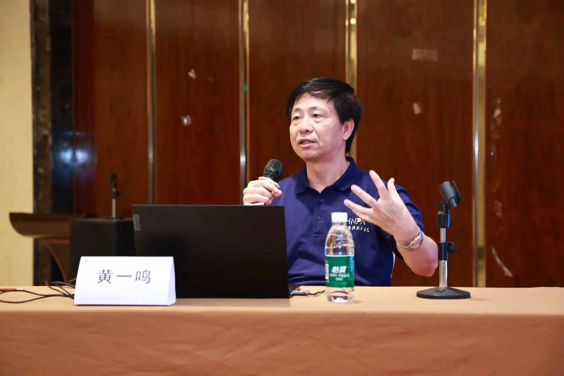大家讲坛丨纪实摄影怎么拍？中国摄影金像奖得主黄一鸣来支招